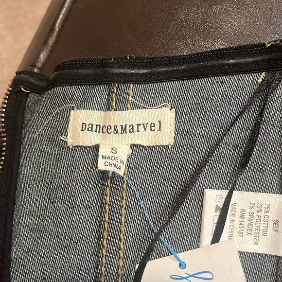 Adorable trendy NWT denim crop top for party or themed event - Picture 3 of 4